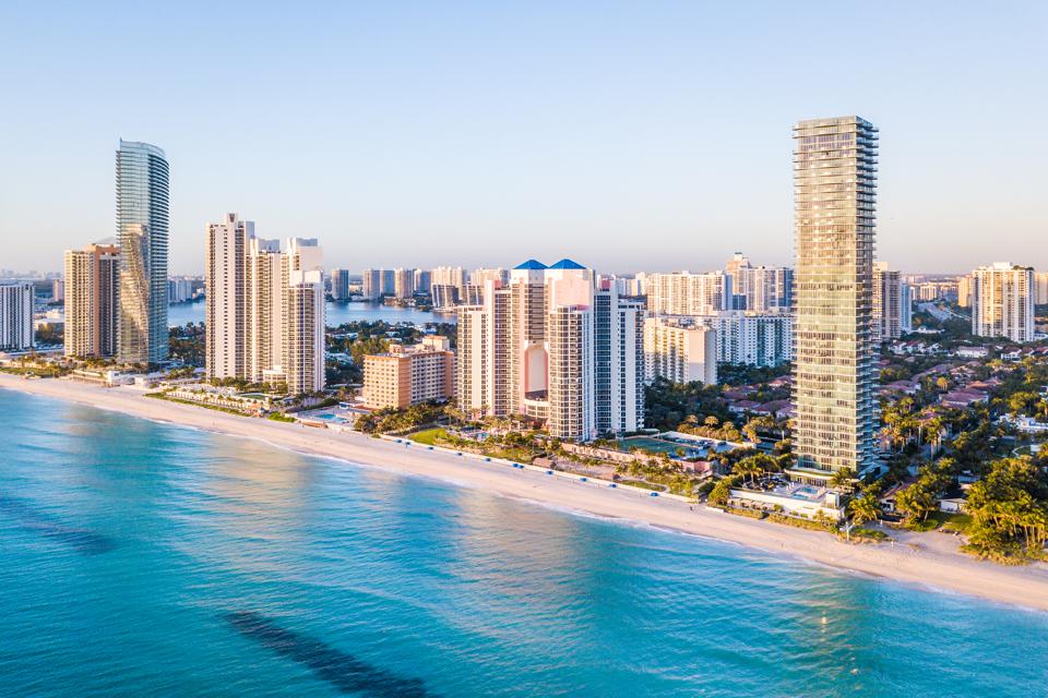 A hot market defines Miami real estate