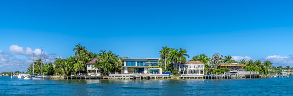 Luxury water front mansions in Miami, Florida