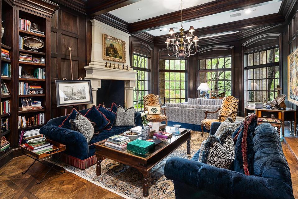 family room 4444 Valley Ridge
