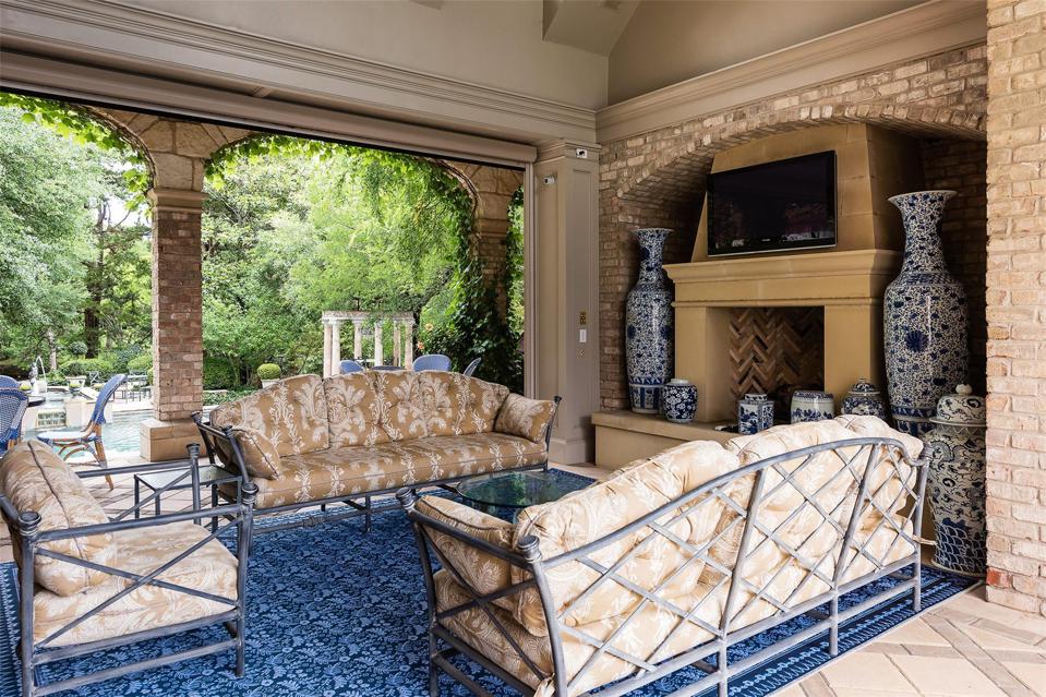 porch 4444 Valley Ridge