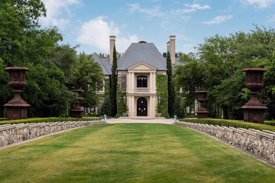 Exquisite entrance to the Schlegel Estate in Dallas