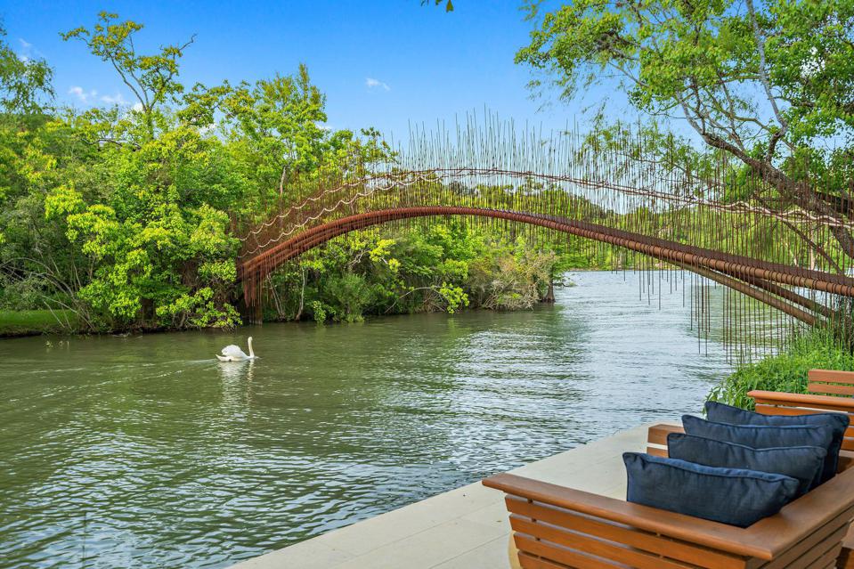 Pedestrian bridge with swan