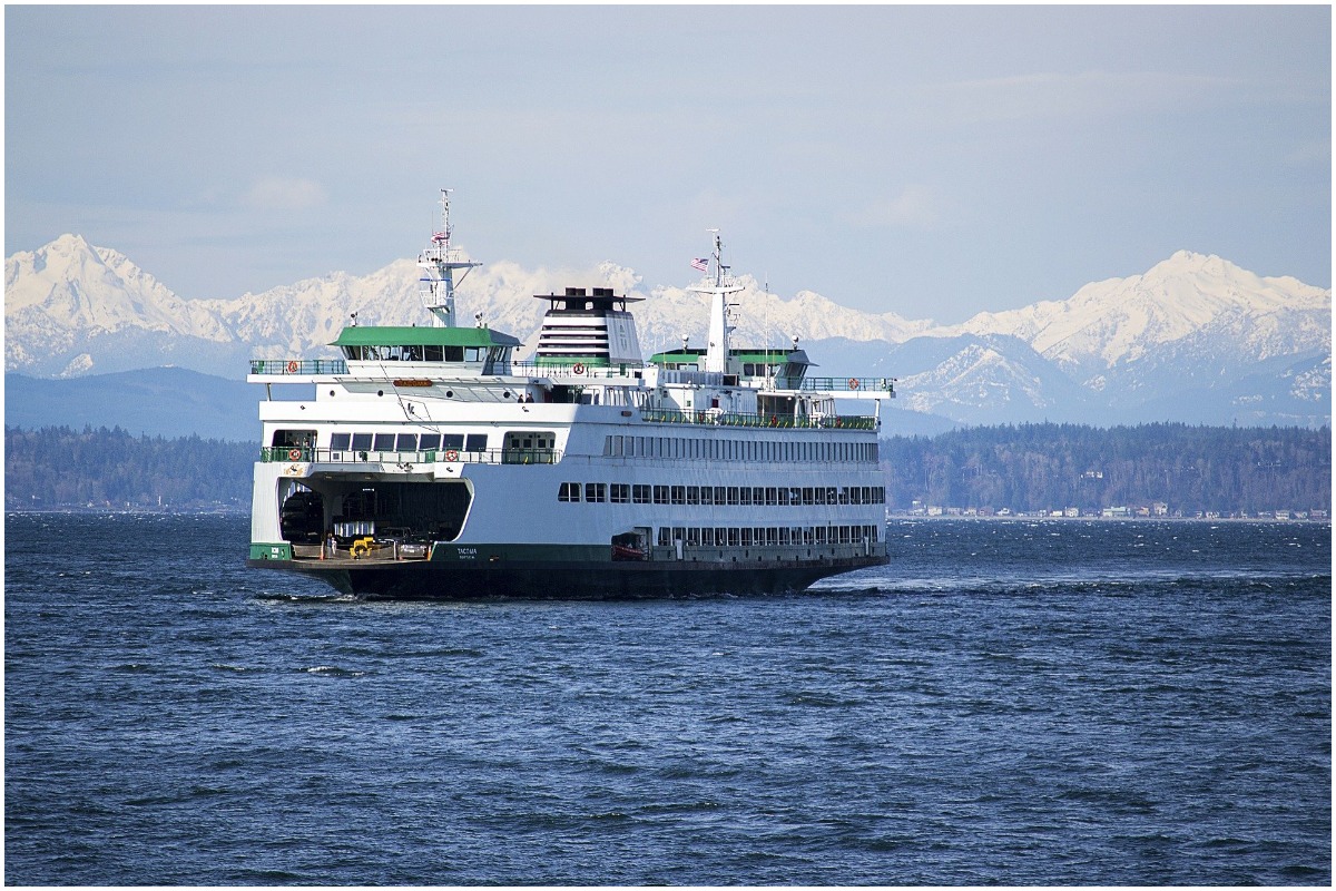 A ferry wend on the Puget Sound heading to Bainbridge Island